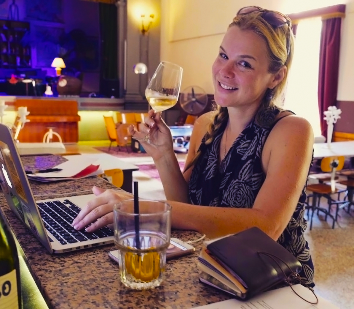 Living that digital nomad life, writing in Florence, Italy.
